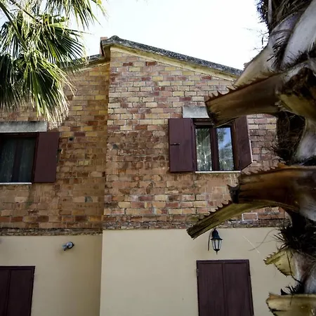 Masseria Cafora מלון 4*